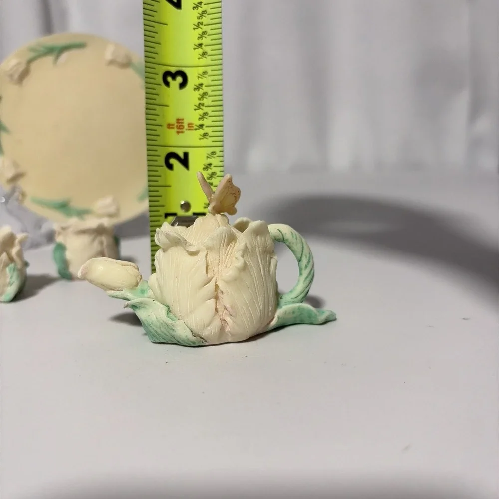 Unbranded miniature tea
